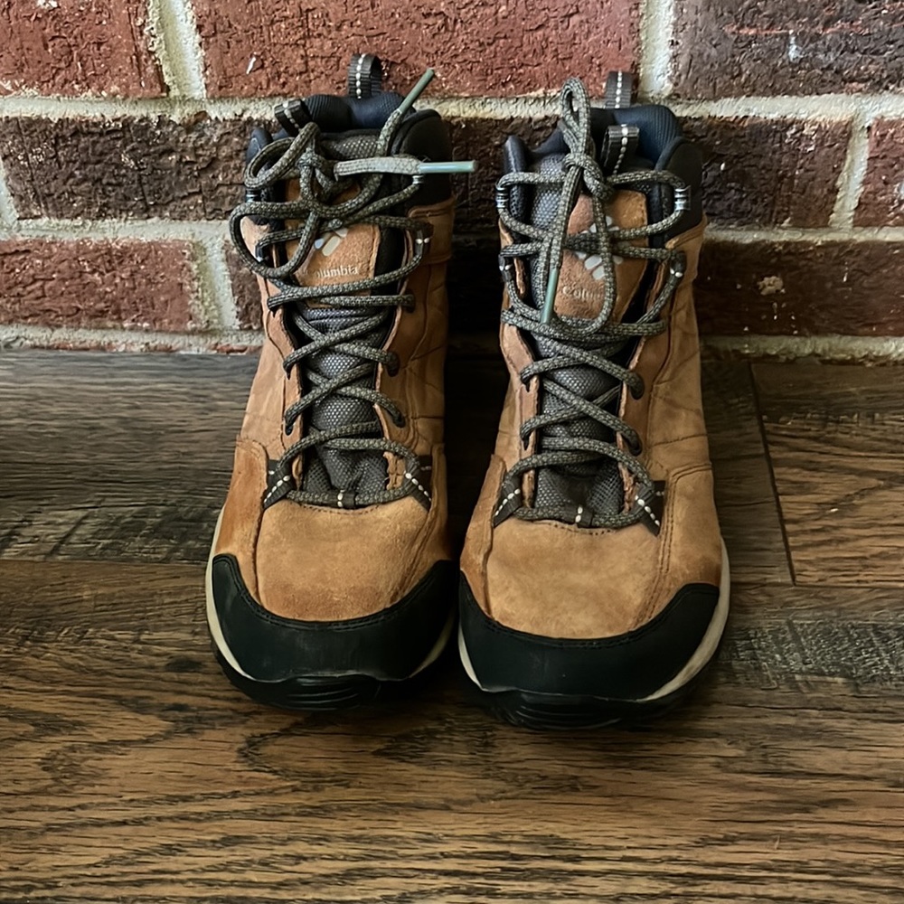 Columbia Hiking Boots Womens 9 Newton Ridge Plus Waterproof Amped Outdoor Trek